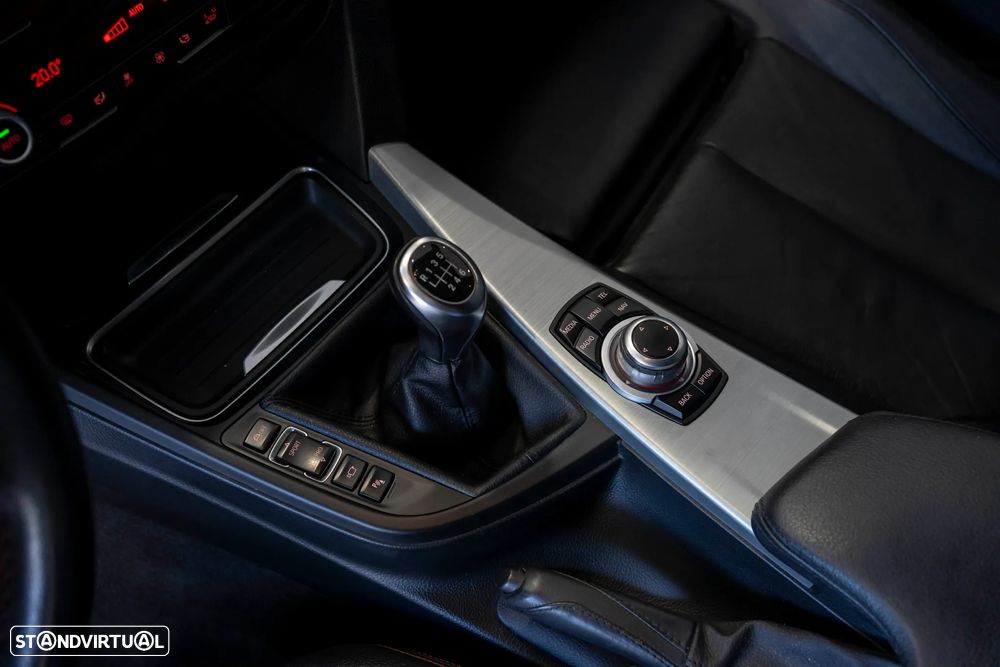 BMW 320 d Blue Performance Sport Line - 27