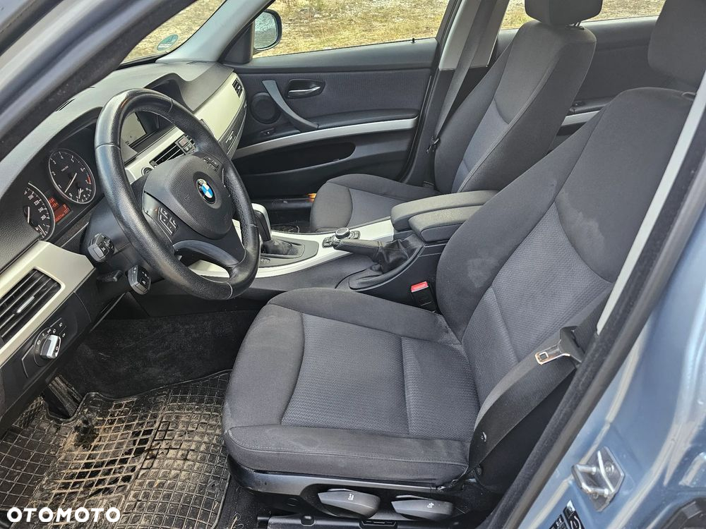 BMW Seria 3 318i Touring - 20