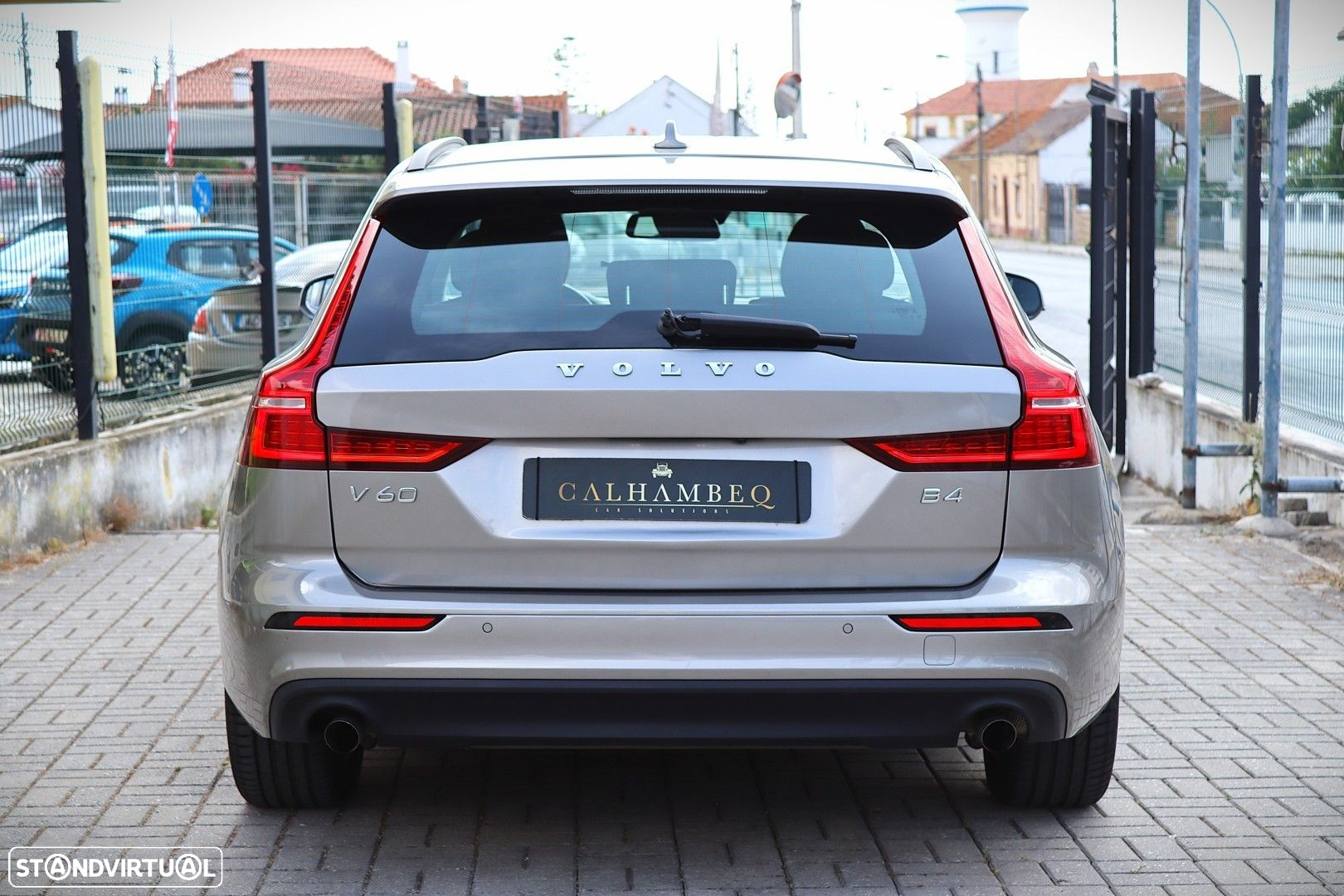 Volvo V60 2.0 B4 Momentum Geartronic - 9