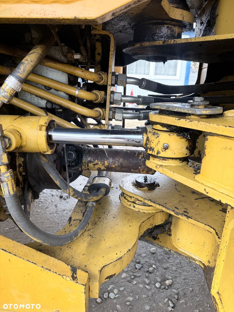 Caterpillar 918F - 9