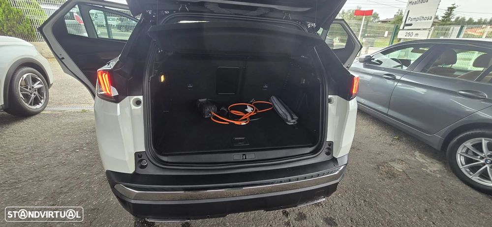 Peugeot 3008 1.6 Hybrid4 GT Pack e-EAT8 - 32