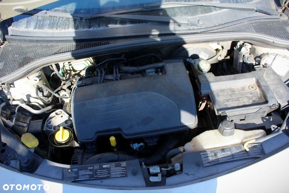 Renault Clio III 2006 1.1i D4F740 HB3D (MASKA, ZDERZAK, LAMPA, BŁOTNIK, DRZWI, SZYBA, FOTEL) - 9