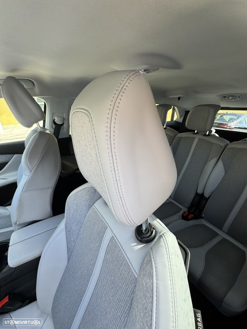 Peugeot 5008 1.2 PureTech Allure Pack EAT8 - 32