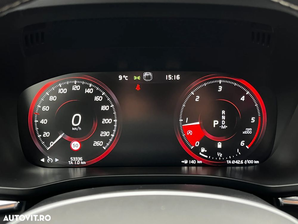 Volvo XC 60 B4 MHEV AT8 FWD R-Design - 15
