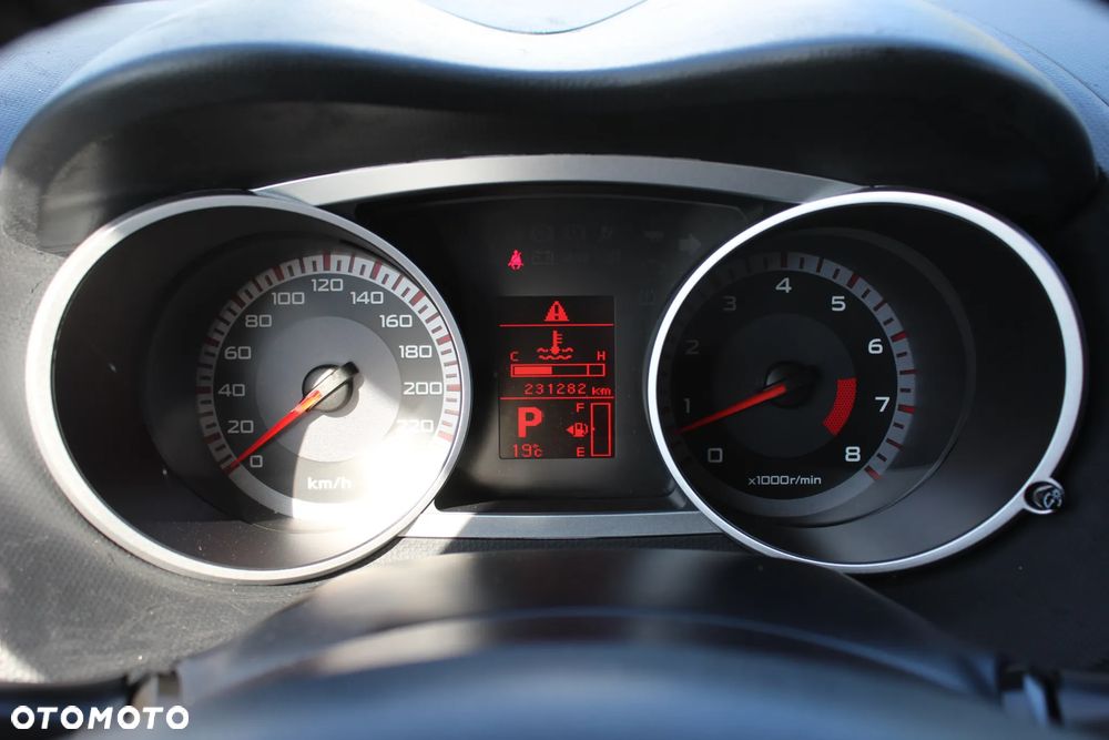 Peugeot 4007 - 25