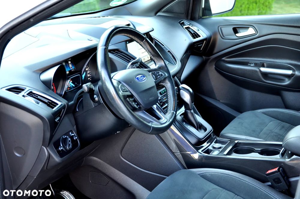 Ford Kuga 1.5 EcoBoost 4WD Titanium Plus - 28