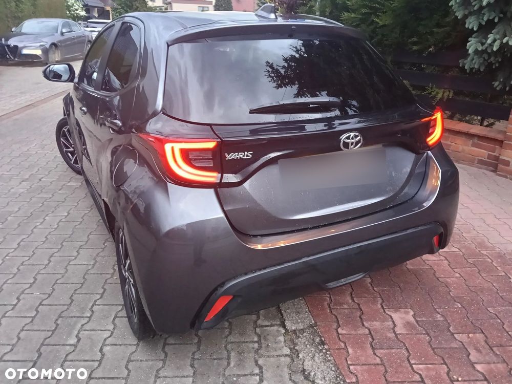 Toyota Yaris 1.0 Premium - 9