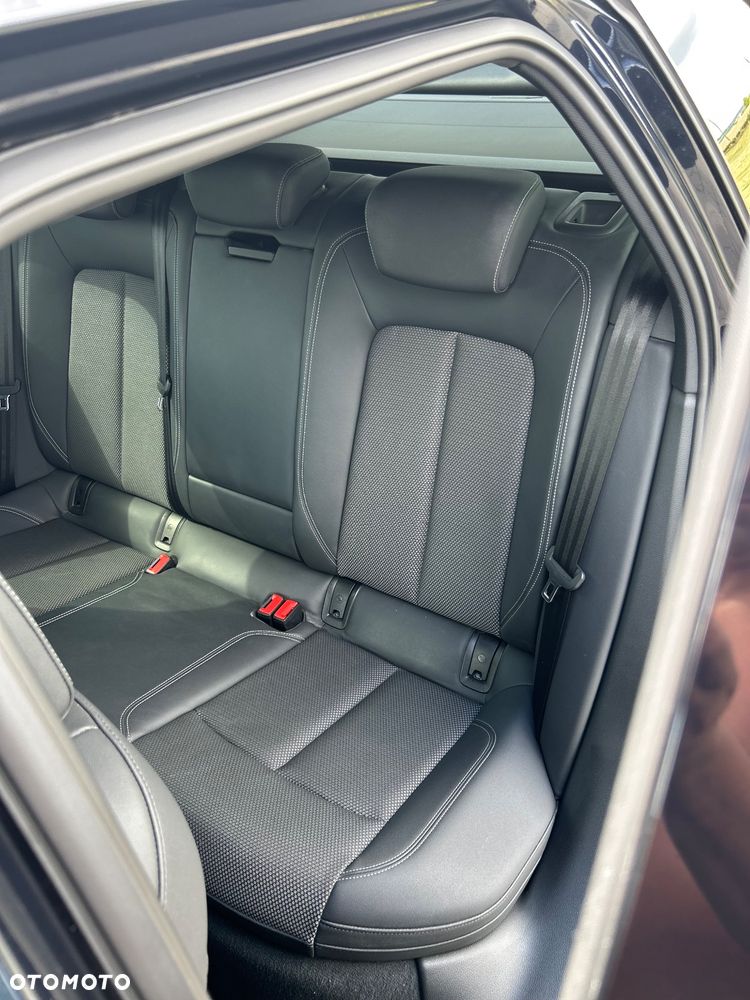 Audi A6 Avant 40 TDI S tronic S line - 22