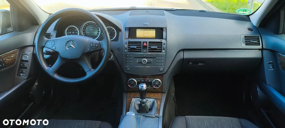 Mercedes-Benz Klasa C 180 Kompressor BlueEFFICIENCY Elegance - 14