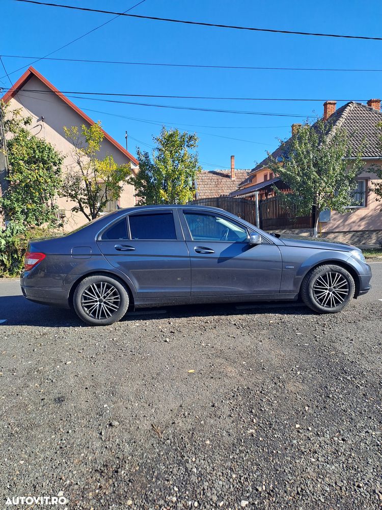 Mercedes-Benz C 180 Kompressor BlueEFFICIENCY - 4