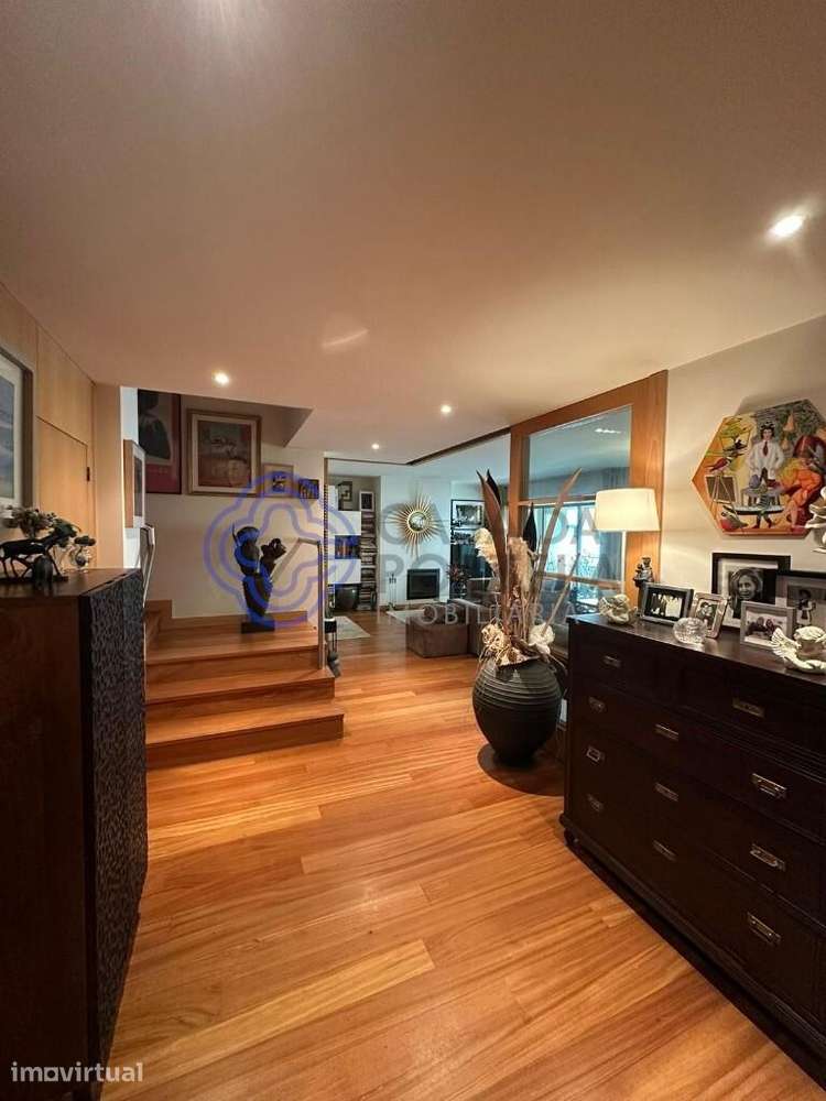 Apartamento T3 Duplex de Luxo em Lordelo do Ouro – 1.º Andar - Grande imagem: 2/32