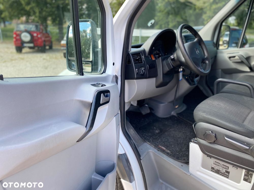 Mercedes-Benz Sprinter - 8