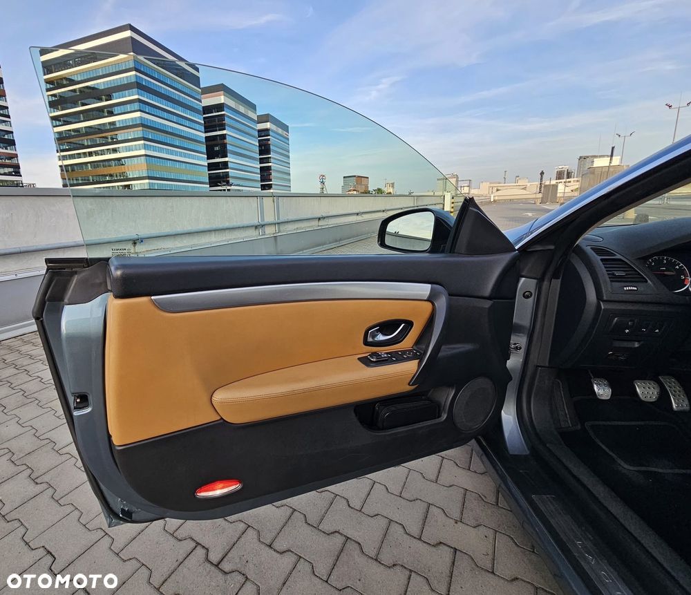 Renault Laguna 2.0 DCi GT 4WS - 11