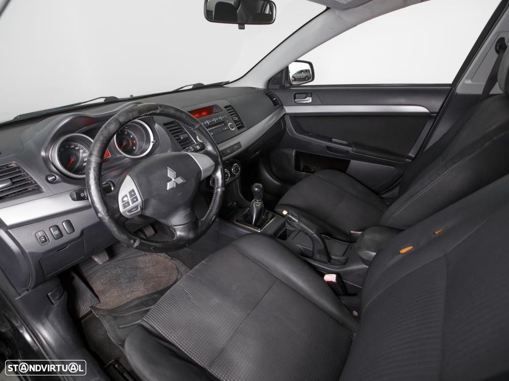 Mitsubishi Lancer - 7