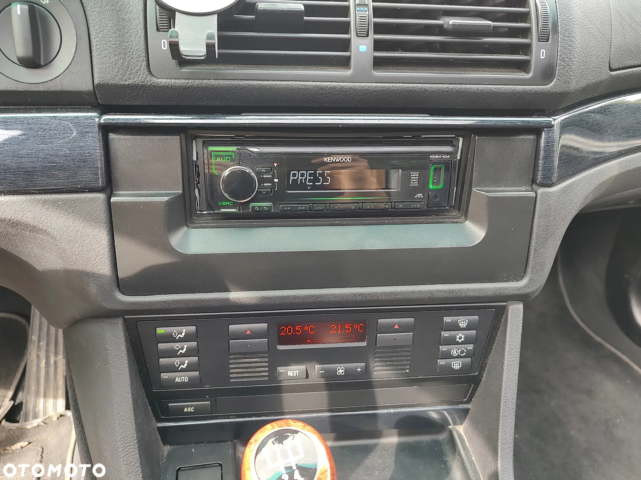 BMW Seria 5 520i - 22