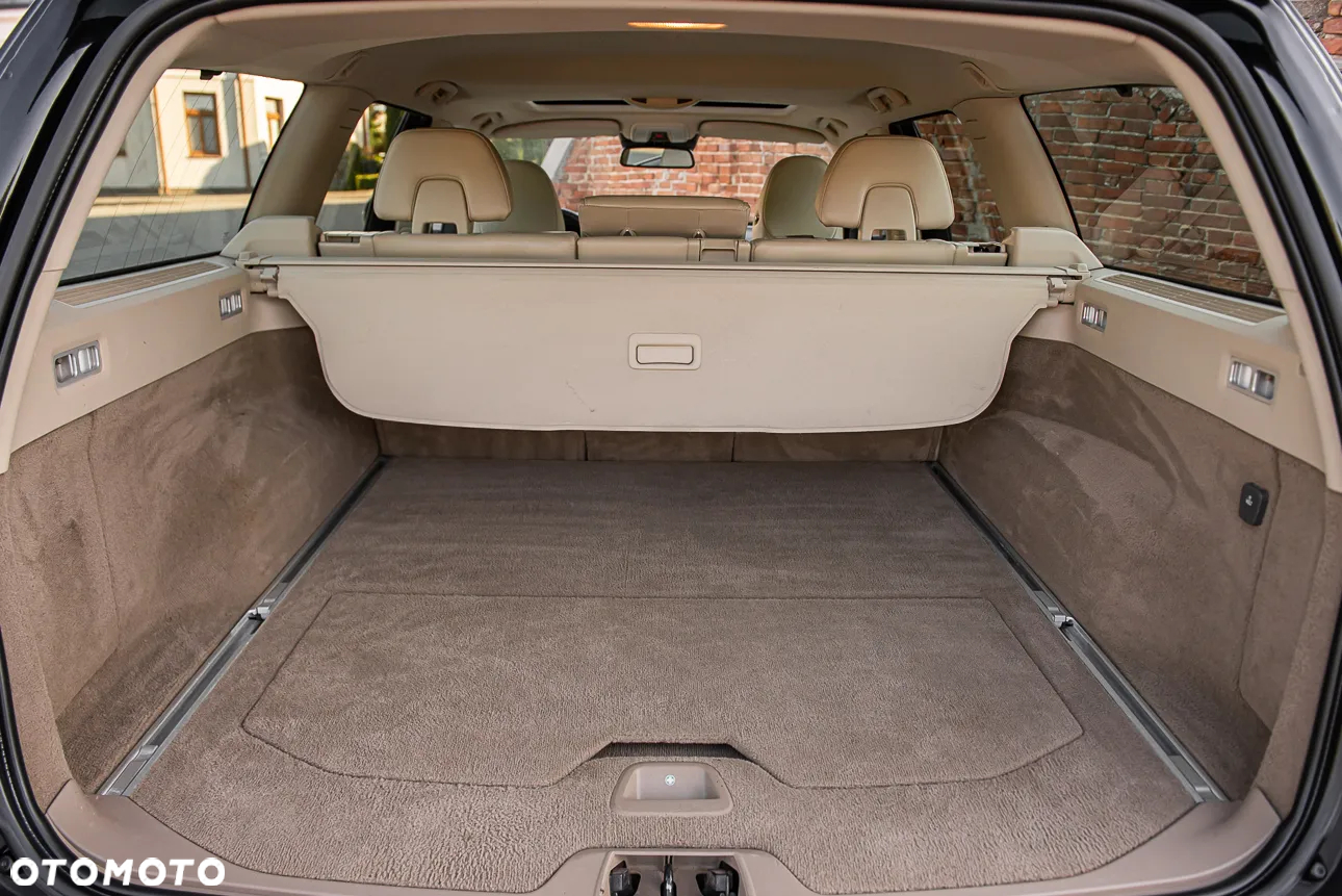 Volvo XC 70 D5 AWD Geartronic Summum - 29