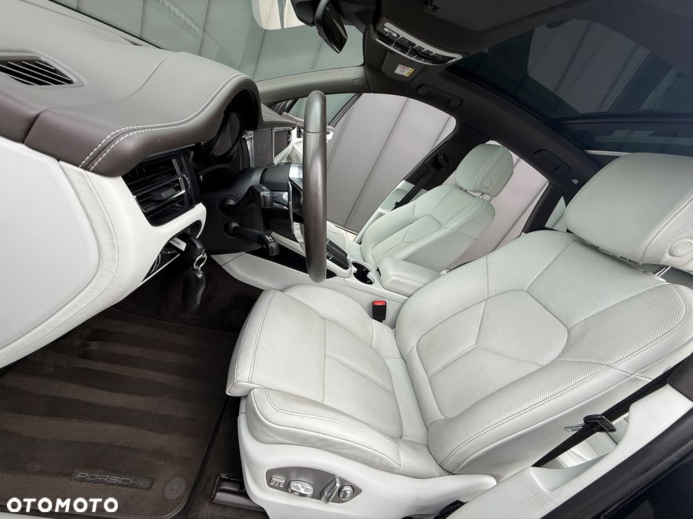Porsche Macan - 30
