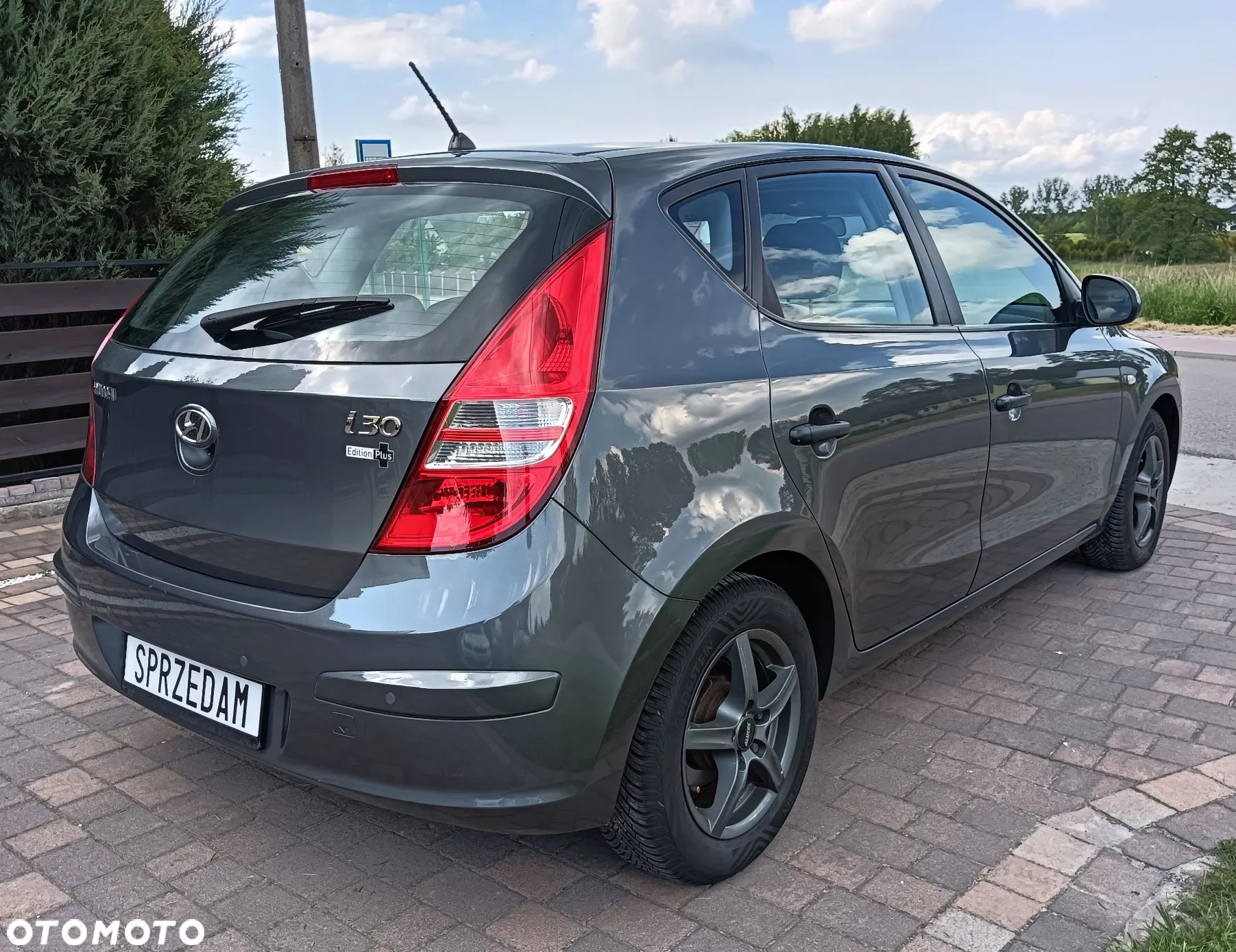 Hyundai i30 1.4 Base + - 6