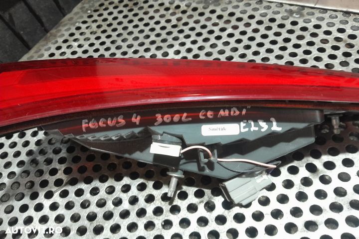 Lampa / Tripla stop dreapta pe hayon JXB-13A602-EC JXB-13A602-EC Ford - 3