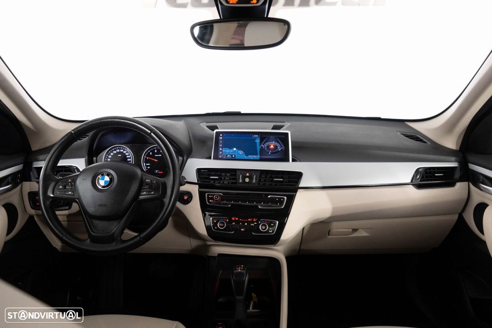 BMW X1 25 e xDrive Corporate Edition - 29