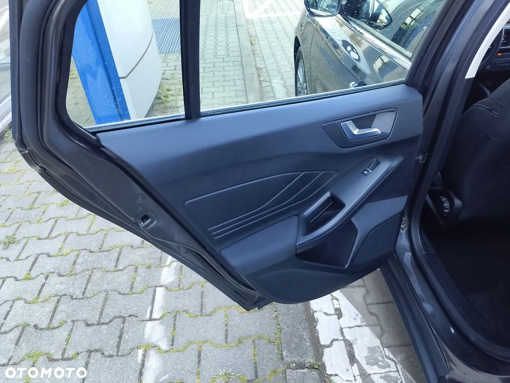 Ford Focus 1.0 EcoBoost Titanium - 12