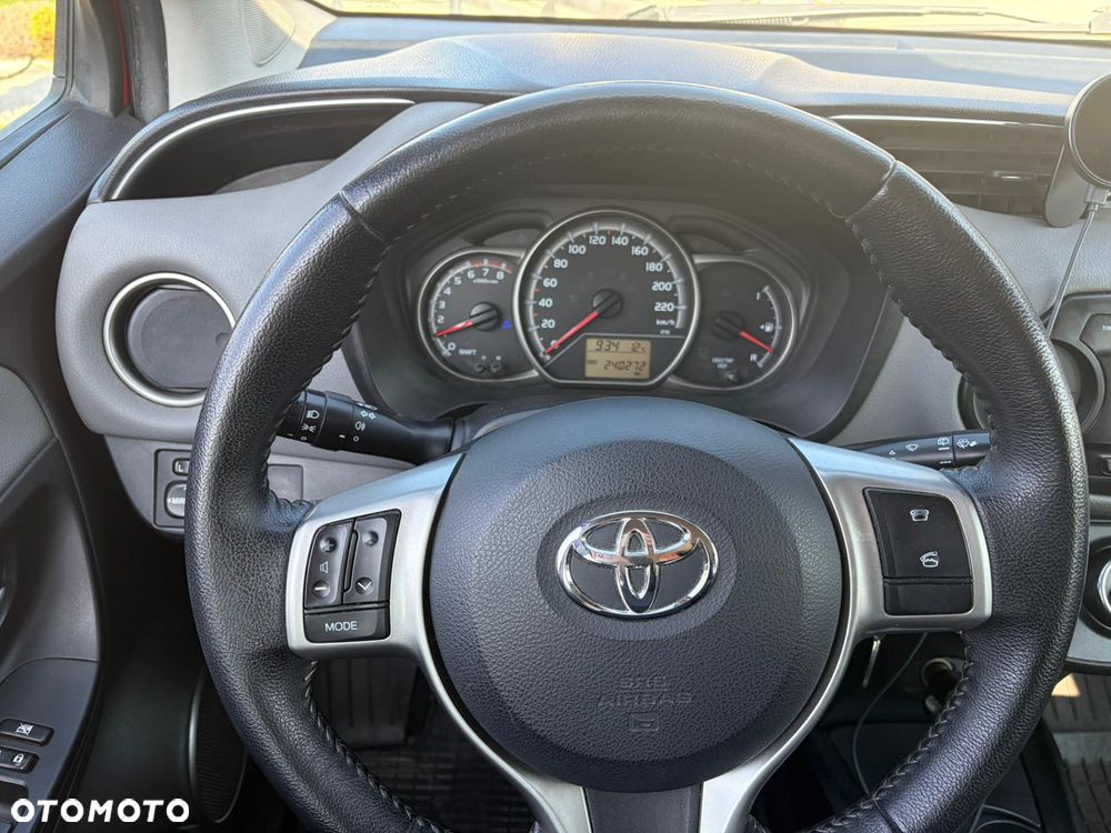 Toyota Yaris 1.0 Active EU6 - 12