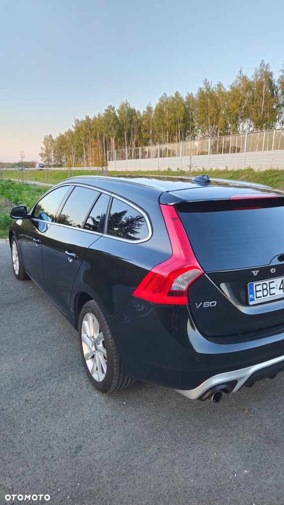 Volvo V60 D4 Geartronic Summum - 3