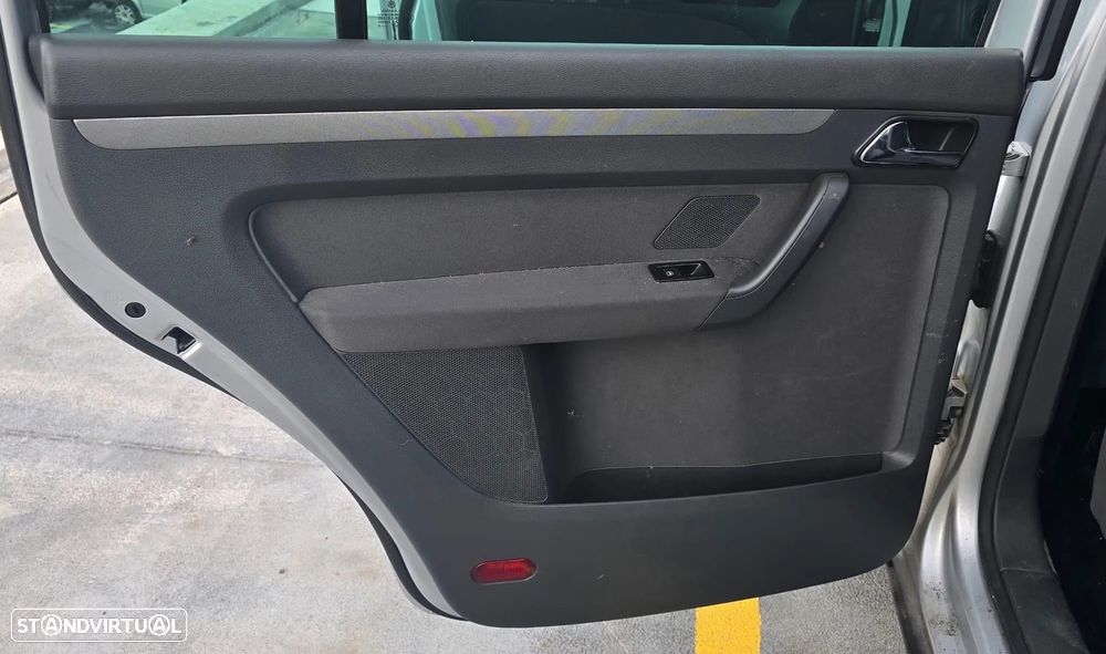 VW Touran 2.0 Gasolina de 2006 - VIATURA PARA PEÇAS - 12