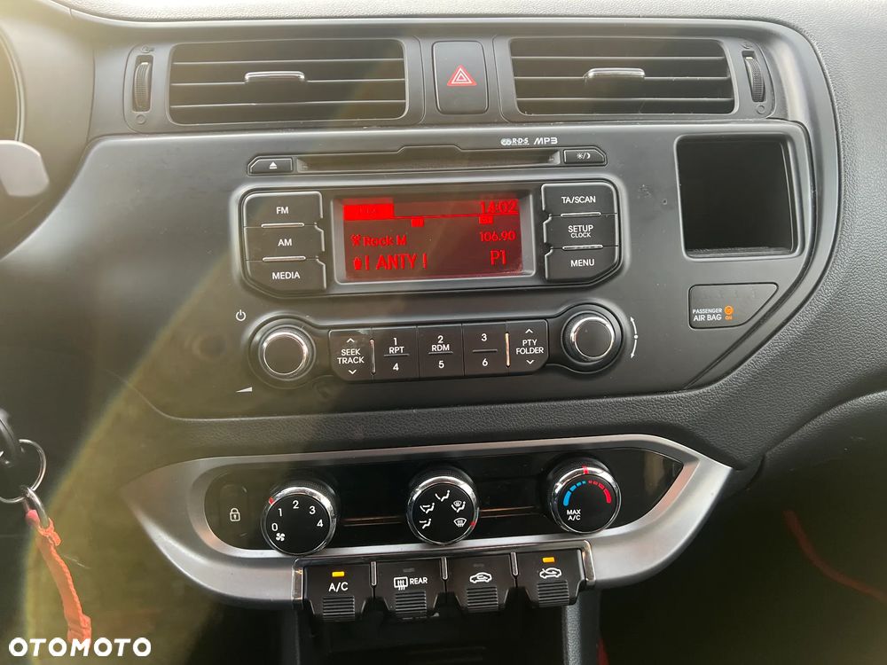 Kia Rio 1.2 Attract - 20