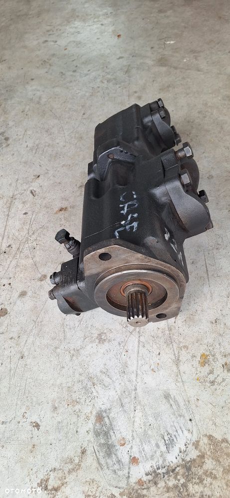 Pompa Case 821 B - 13