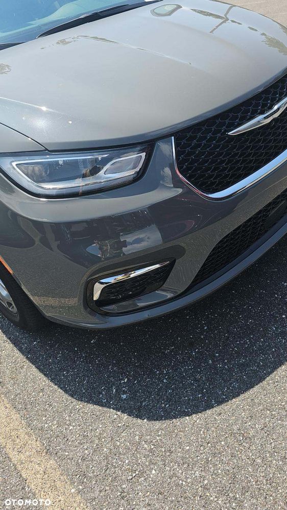Chrysler Pacifica - 15
