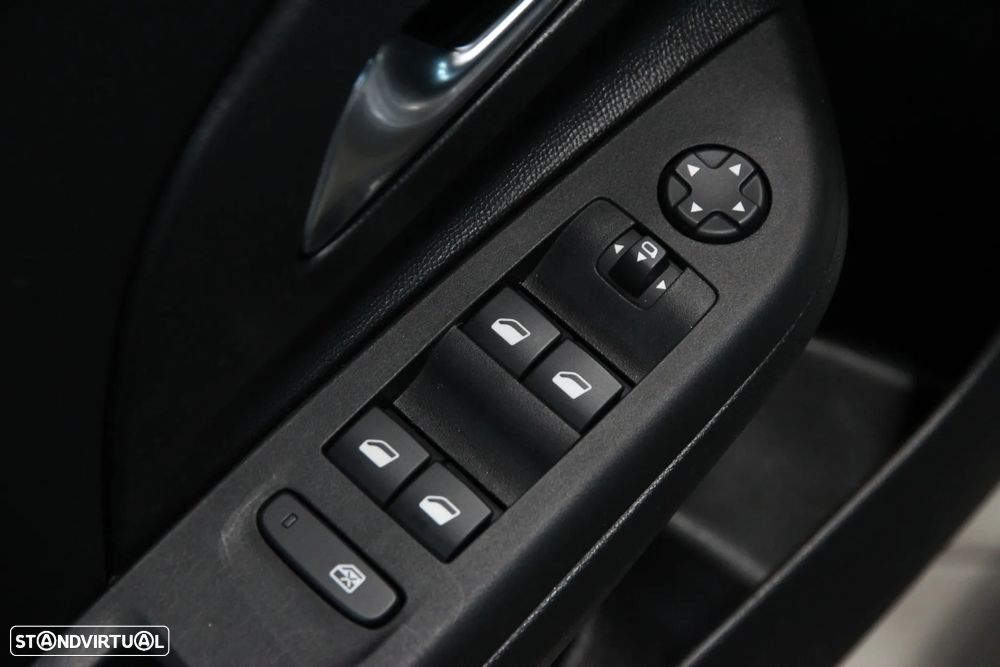 Opel Corsa 1.2 T Yes - 10