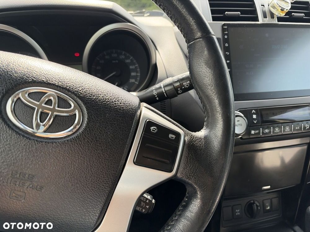Toyota Land Cruiser - 25