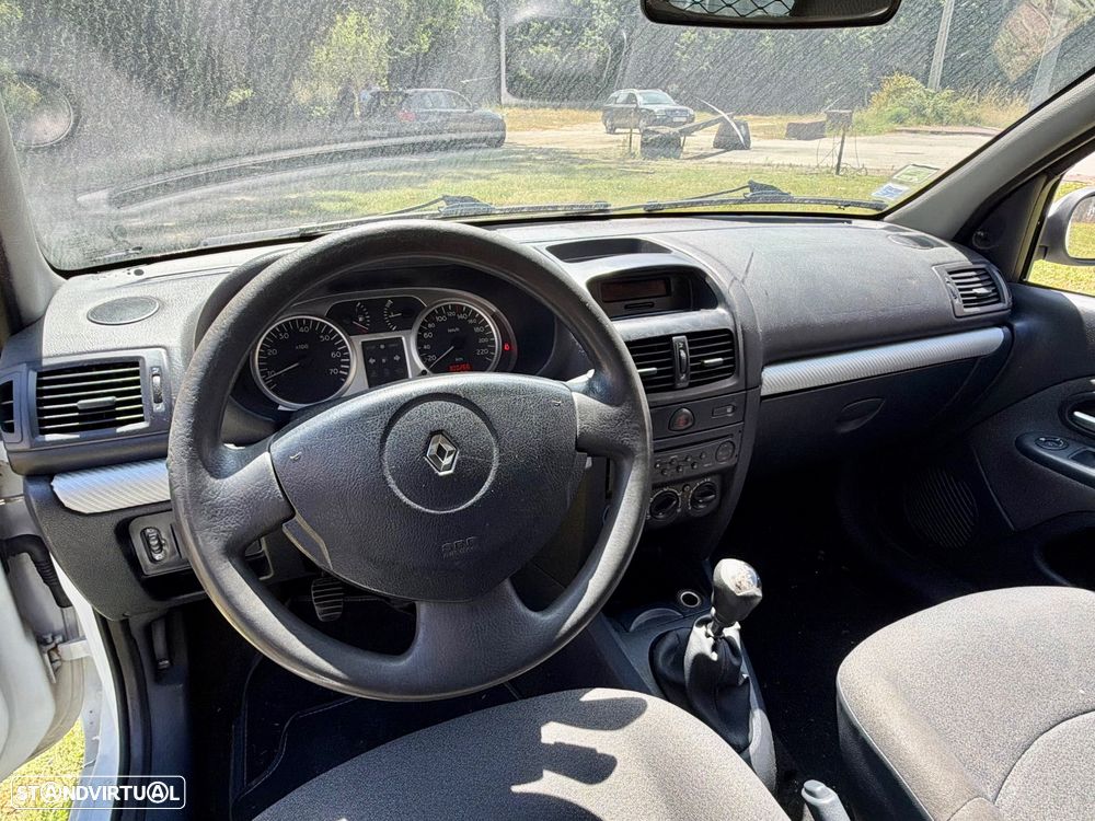 Renault Clio - 7