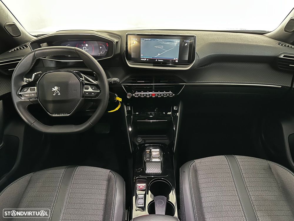 Peugeot 2008 1.2 PureTech Allure Pack EAT8 - 18
