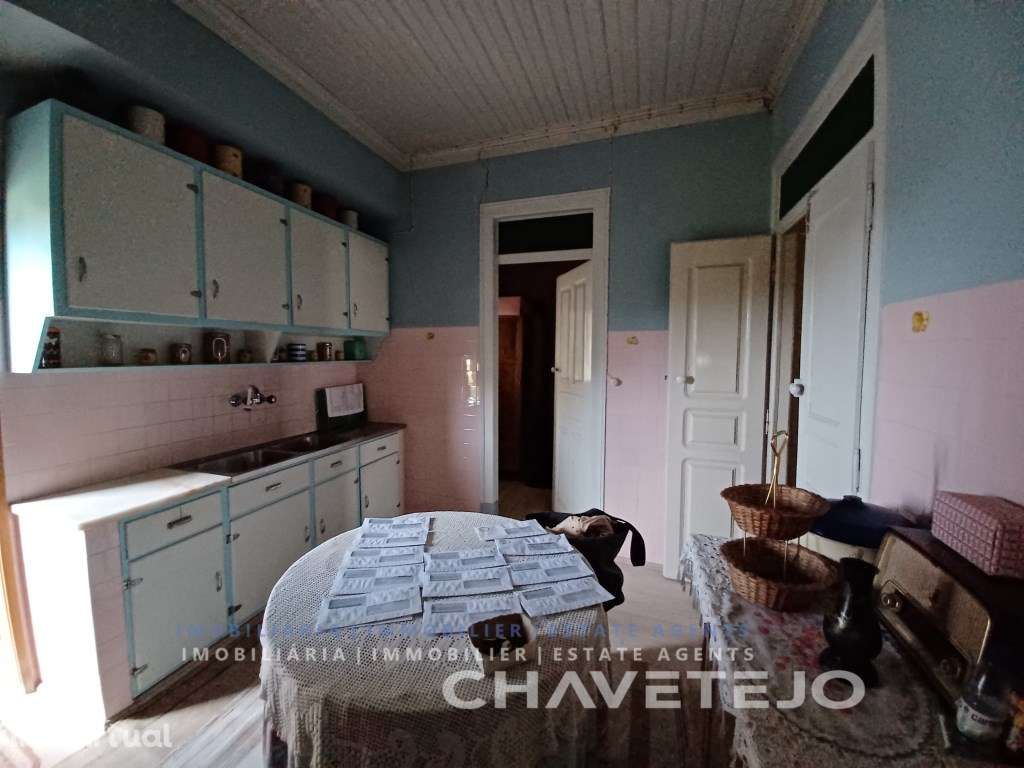 Casa de habitação e armazém com logradouro em aldeia. - Grande imagem: 2/30