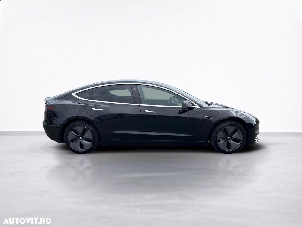 Tesla Model 3 - 7
