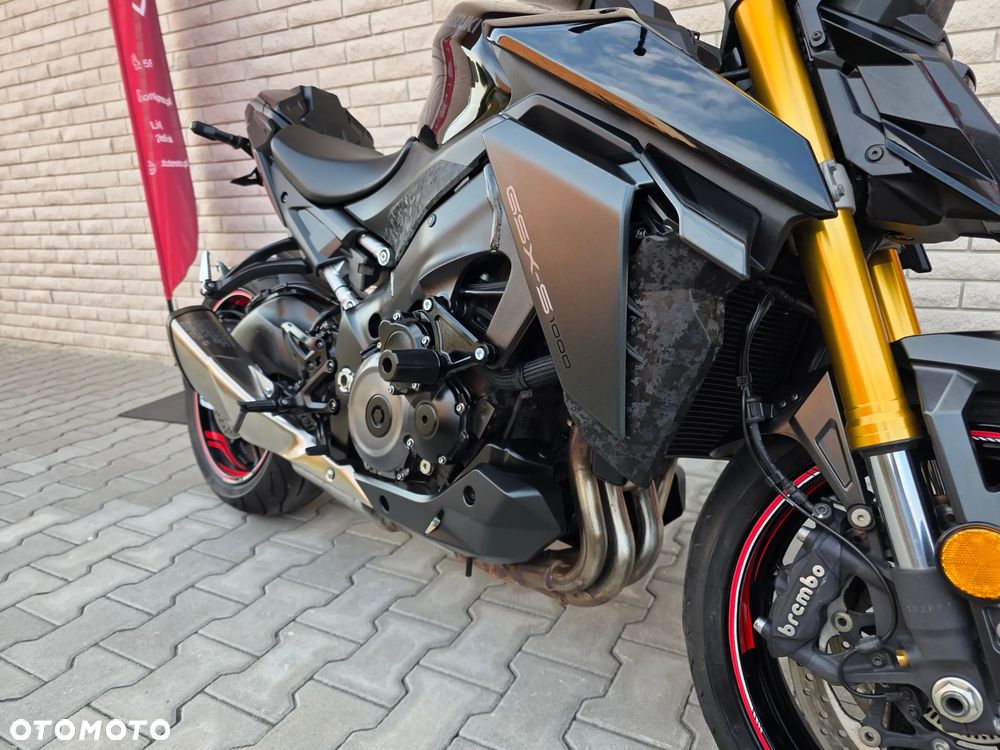 Suzuki GSX 1000 - 6
