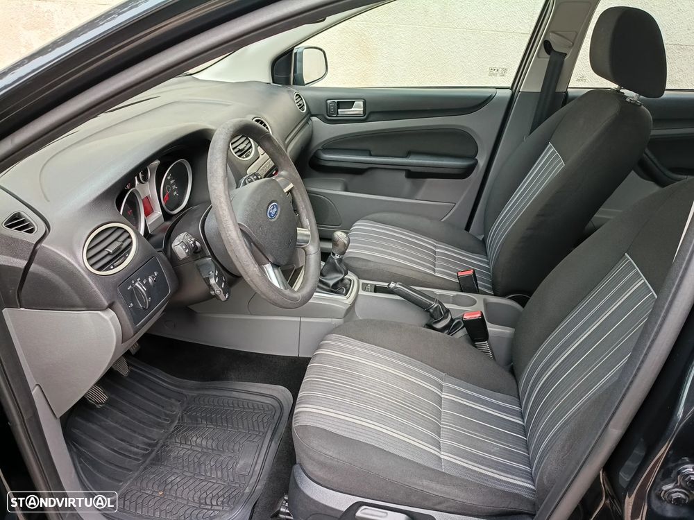 Ford Focus SW 1.6 TDCi Trend - 13