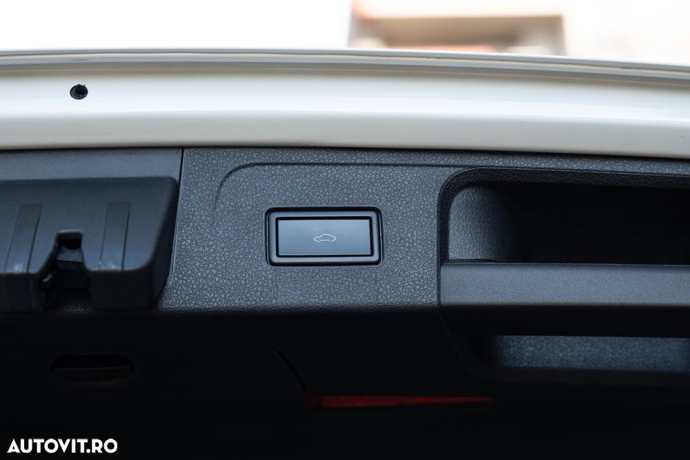 Volkswagen Passat 2.0 TDI DSG Highline - 18