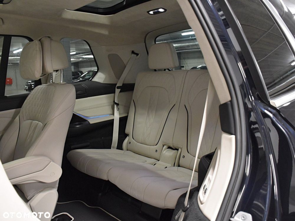 BMW X7 M50i sport - 14