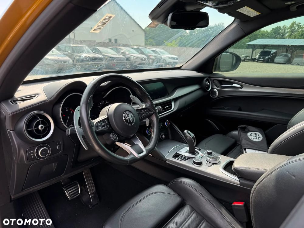 Alfa Romeo Stelvio 2.0 Turbo 16V AT8-Q4 Tributo Italiano - 27
