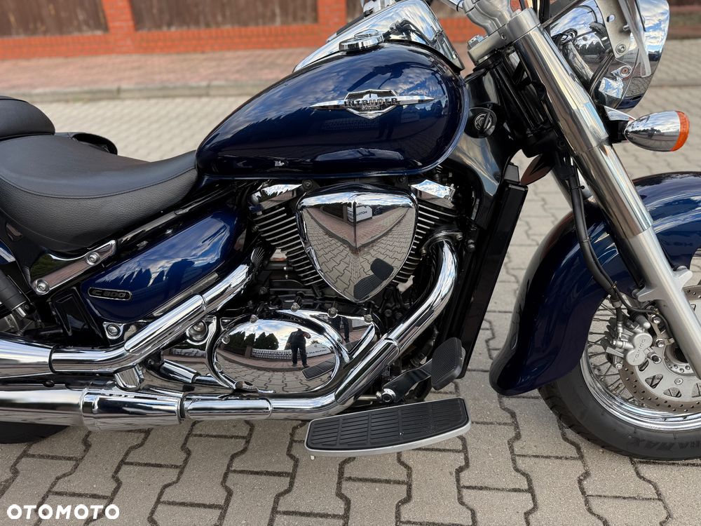 Suzuki Intruder - 7