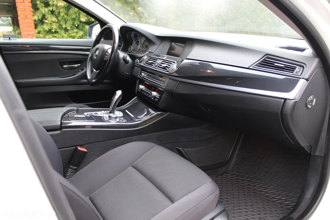 BMW Seria 5 520d Touring - 23