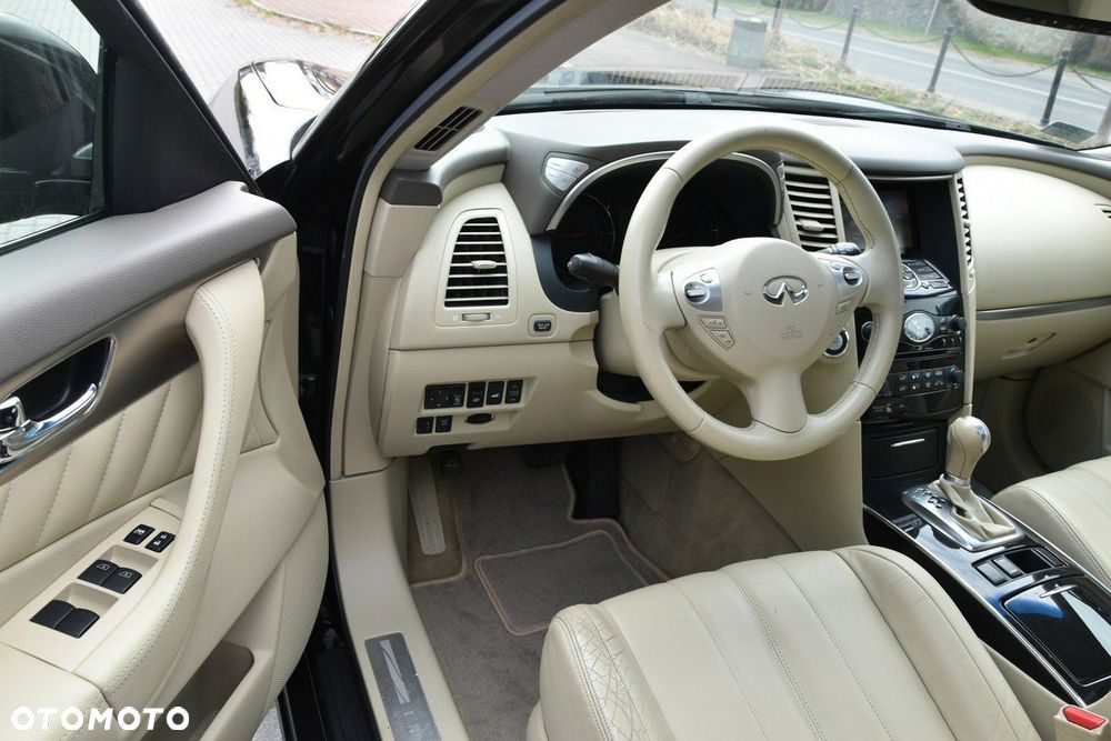 Infiniti FX - 19