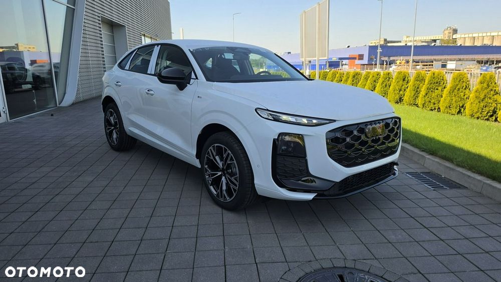 Audi Q3 Sportback - 5
