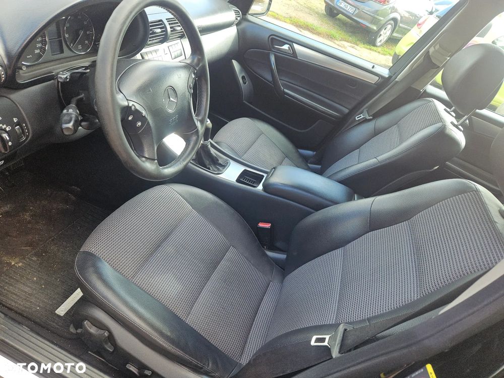 Mercedes-Benz Klasa C 180 Kompressor Avantgarde Sport Edition + - 18