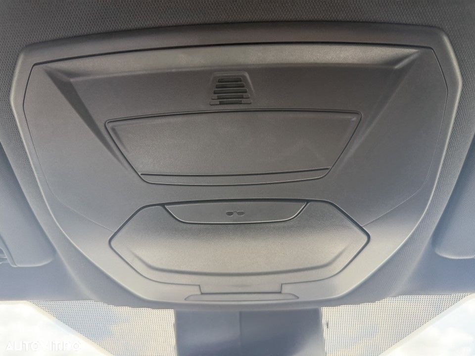 Ford Kuga 2.0 TDCi 4WD Powershift ST-Line - 29