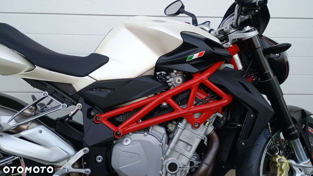 MV AGUSTA Brutale - 33