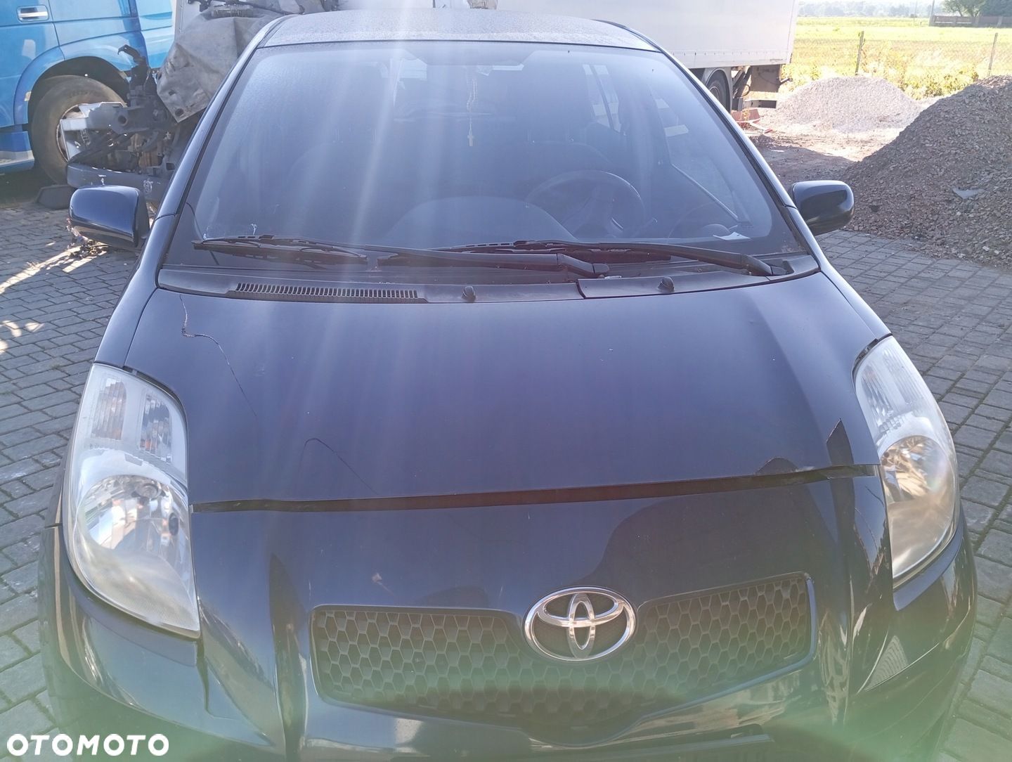 TOYOTA YARIS II 5D MASKA POKRYWA 8P4 - 1